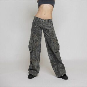 Revice The Amelia Pant: Oakland blackout
